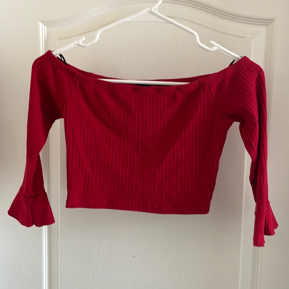 Size small 3/4 sleeve knit crop top